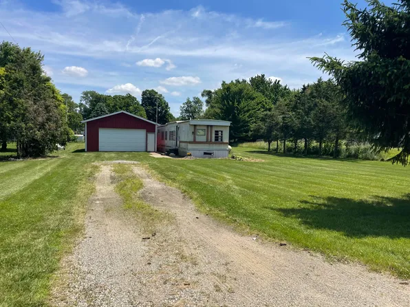 1608 Case Dr, Union City, MI 49094