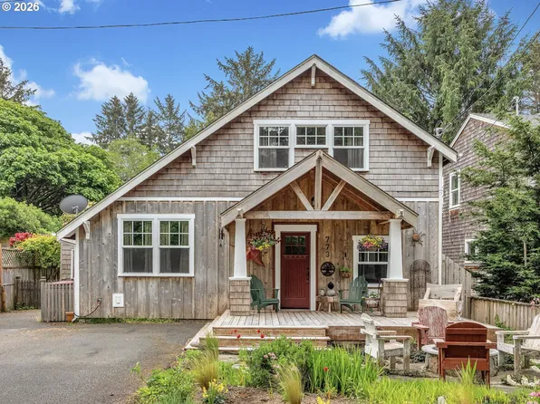 773 A St, Gearhart, OR 97138