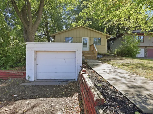 5013 Shoreline Dr, Mound, MN 55364
