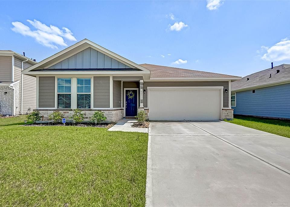 Looking for a home that's super-cute and like-new? Here it is! Welcome to 19972 Northpark Elm Lane!