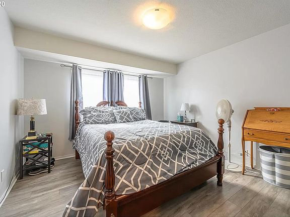 5th image of 607 SE 121st Ave