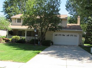4589 Williamstown Dr, North Olmsted, OH 44070