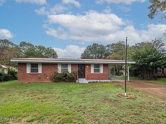 2nd image of 1582 Vicksburg Dr