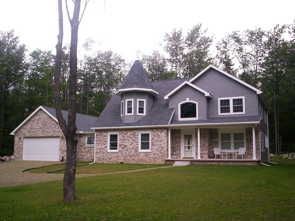 1st image of 28 Hillary Dr