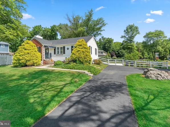 2701 Naamans Rd, Wilmington, DE 19810