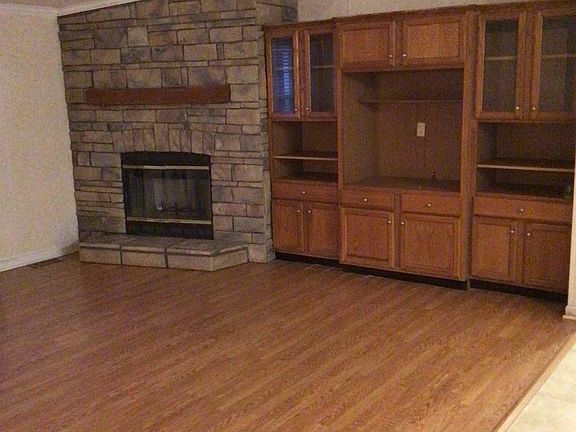 3rd image of 202 Gates Rd