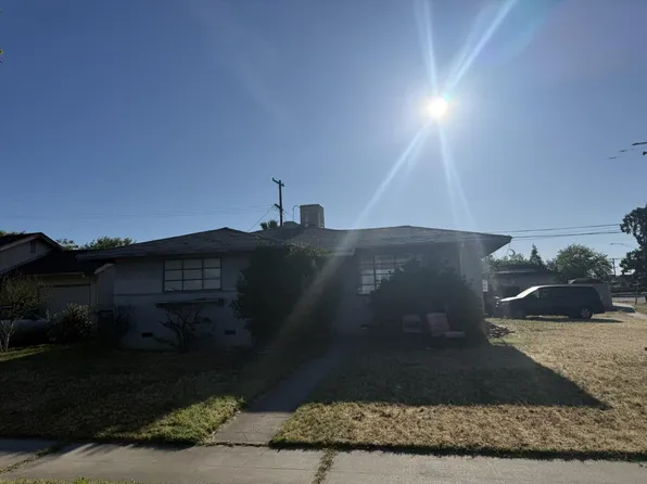 3856 N Hacienda Dr, Fresno, CA 93705