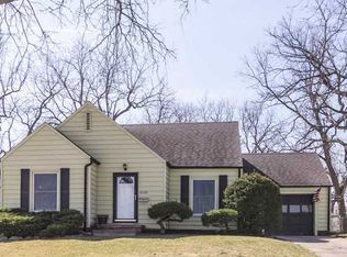 6118 Rollins Ave, Des Moines, IA 50312