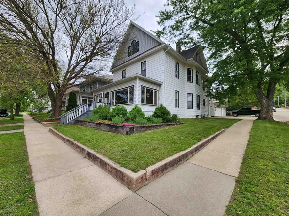 413 N Church St, Richland Center, WI 53581