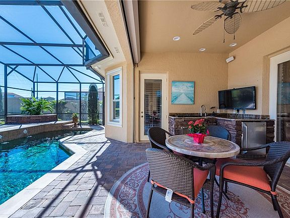3rd image of 10944 Woodchase Cir