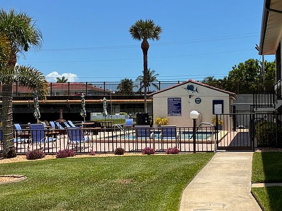 4th image of 4715 Santa Barbara Blvd
