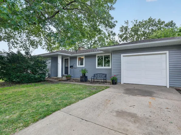 610 W 28th St, Cedar Falls, IA 50613