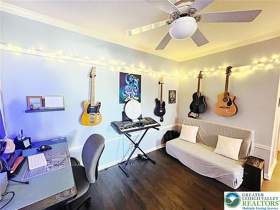 4th image of 897 Cold Spring Rd APT 8