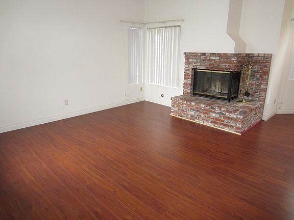 2nd image of 185 N Plymouth Way