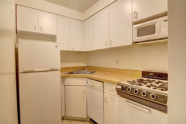 Rented by Guidance Realty Corp. | media 4