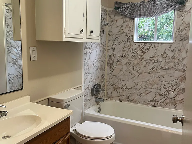 1805 Brook St — Photo 12
