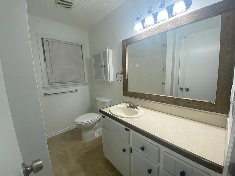195 N Etowah Dr #2 — Photo 13