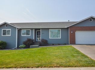 1406 W Pear Ave, Selah, WA