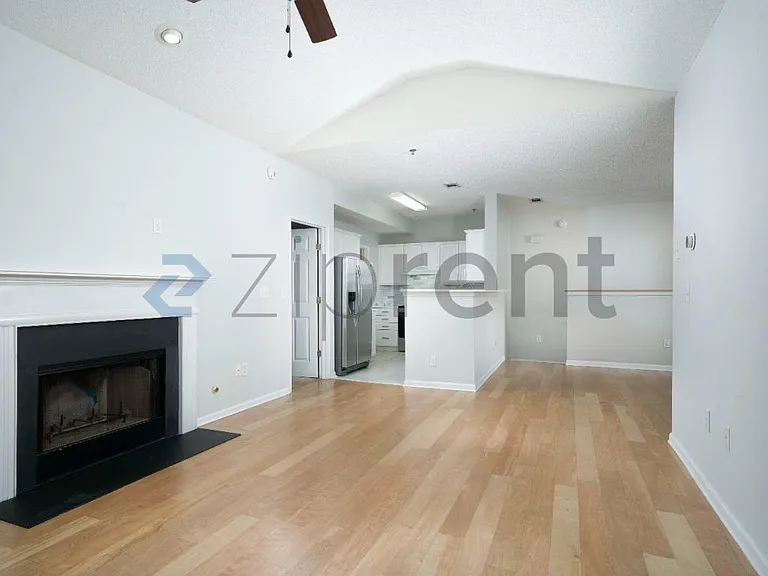 603 Spring Heights Ln SE #603 — Photo 8