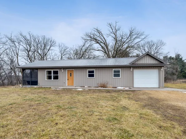 1703 W Church Rd, Star Prairie, WI 54026