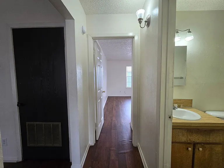 1309 Quail Cir #D — Photo 8