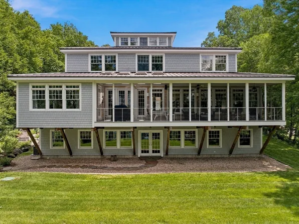70 Warren Ave, Harvard, MA 01451