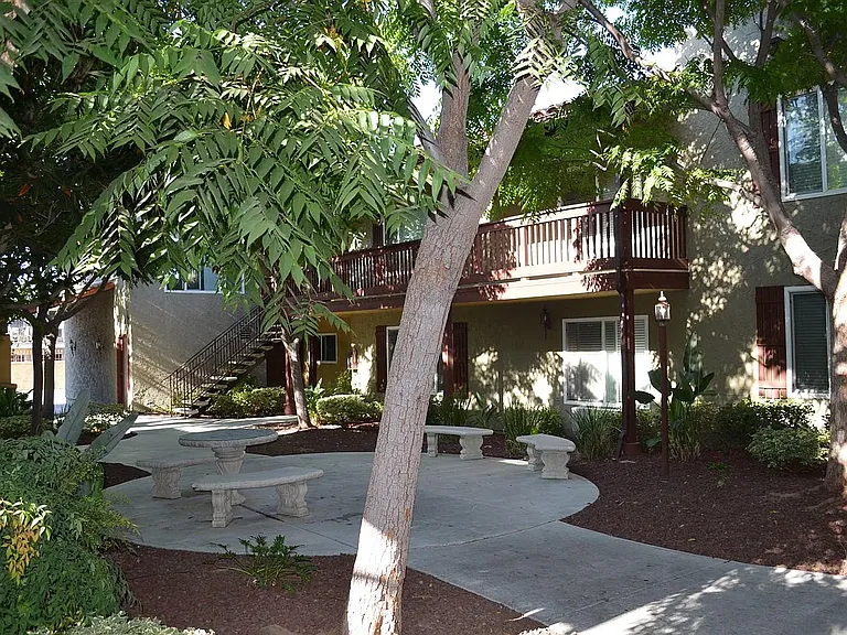 1000 Estes St #57 — Photo 5
