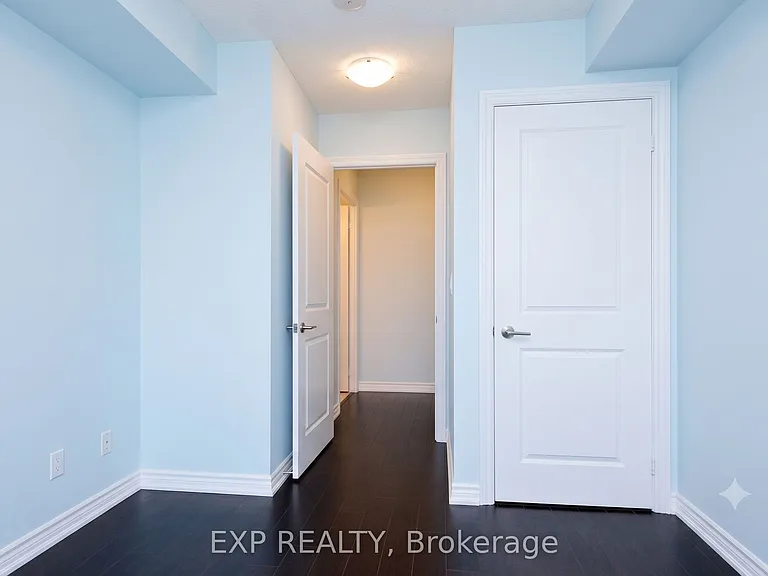 386 Yonge St #1516 — Photo 12