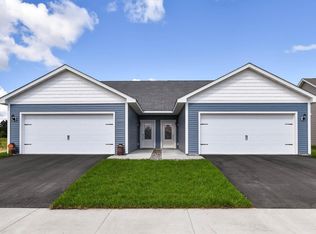 39794 Fallbrook Ave, North Branch, MN 55056