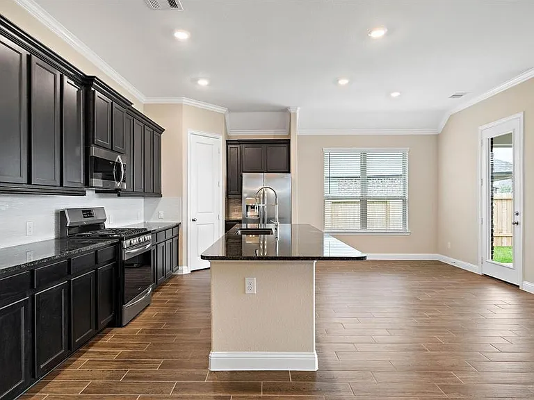 2403 Madera Landing Ln — Photo 13