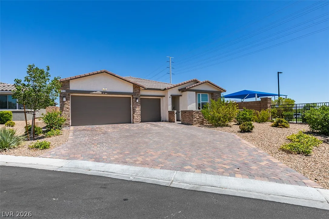 4 bed, 3.5 bath, 2796 sqft, $3,600 — Photo 2