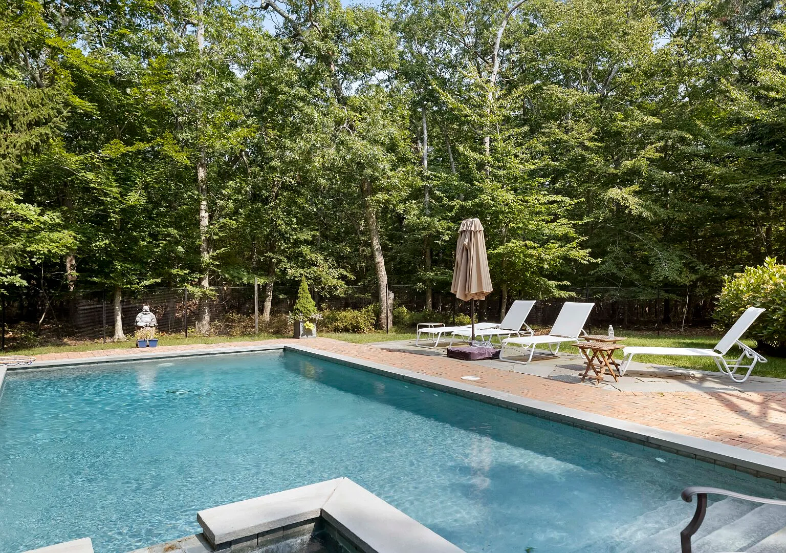 Beach and Docking Rights, Heated Gunite Pool — Photo 2
