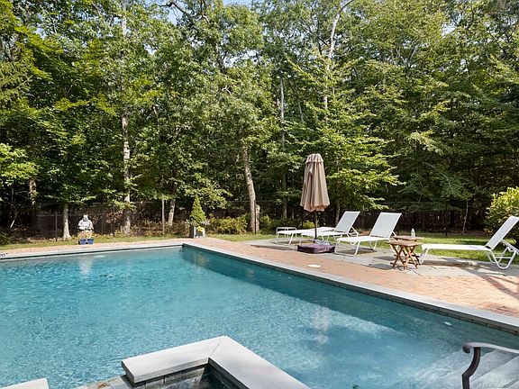 2nd image of 16 Alexis Ct