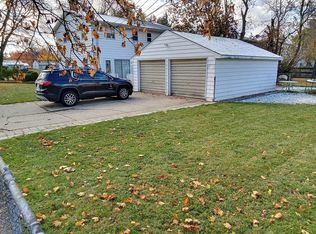 3110 W Holmes Rd, Lansing, MI 48911