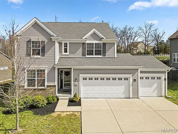 2nd image of 214 Grayleaf Ct