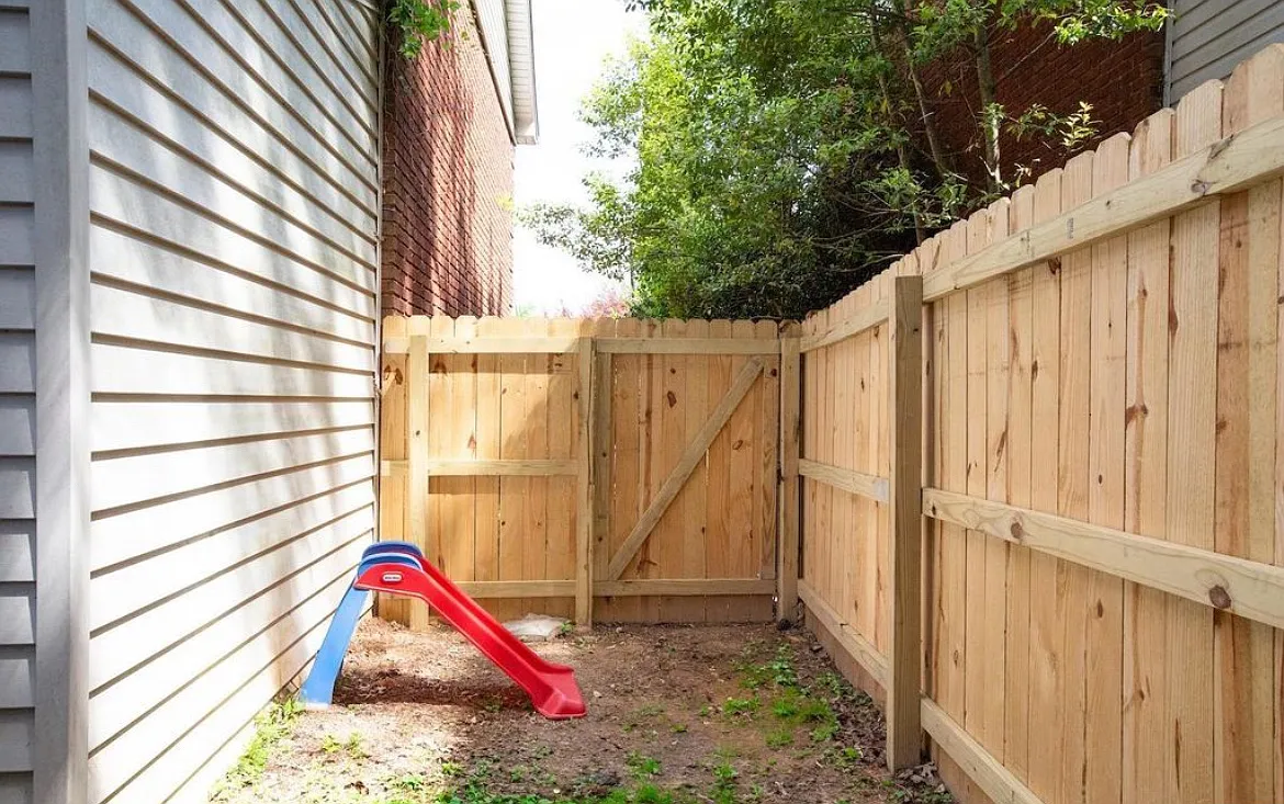 144 Sugar Dr — Photo 4