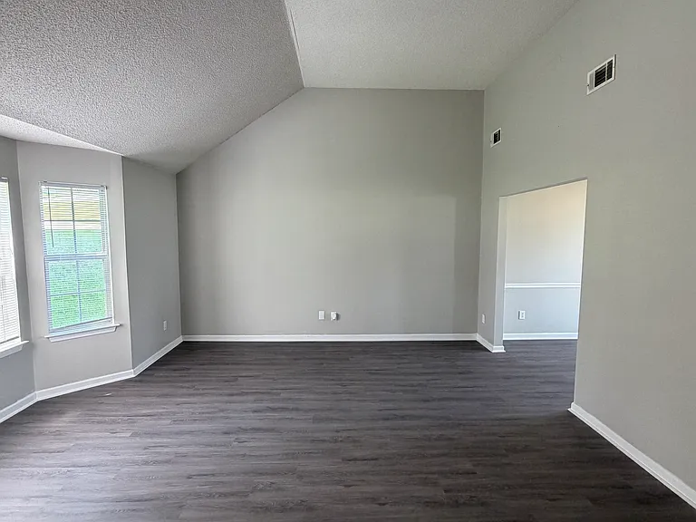 10744 Misty Meadows Ct — Photo 3