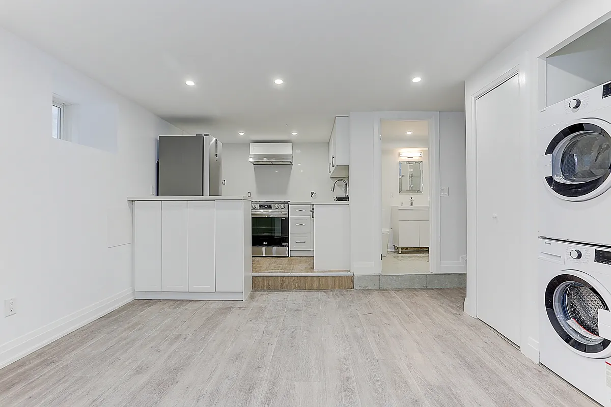 61 Clouston Ave - Lower — Photo 1