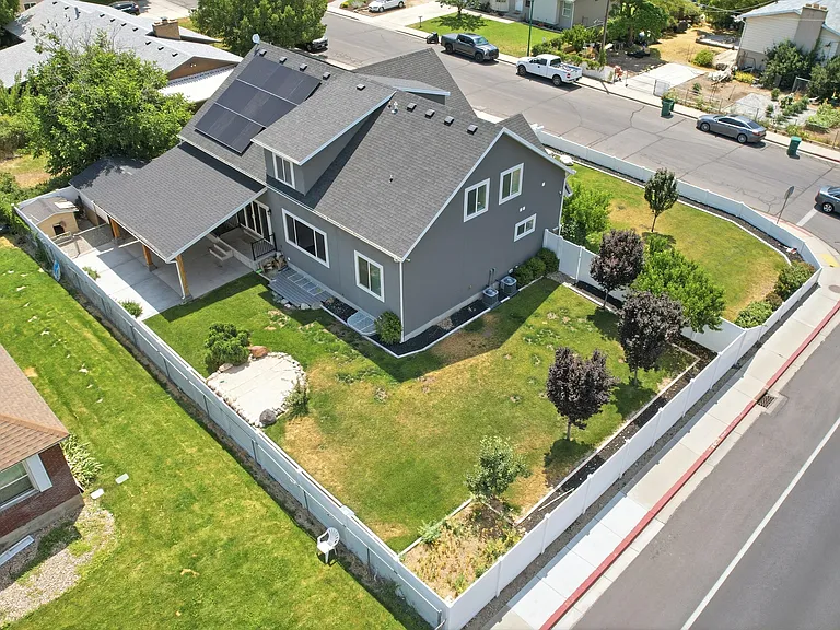 1588 N 325 W — Photo 23