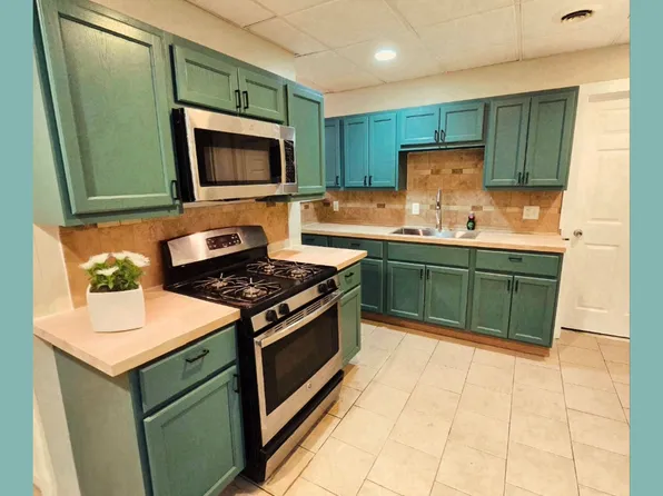 (undisclosed Address), Rensselaer, NY 12144