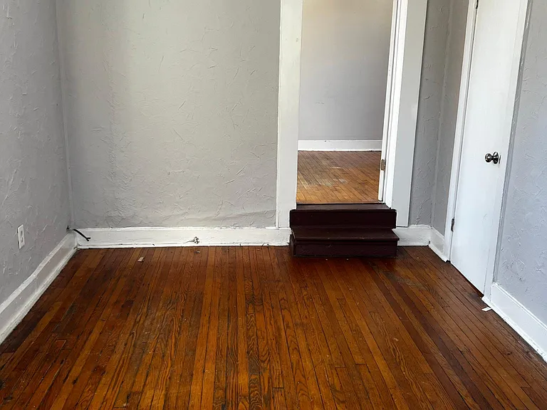 615 2nd Ave #4 — Photo 12