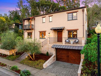 1077 Trestle Glen Rd, Oakland, CA, 94610