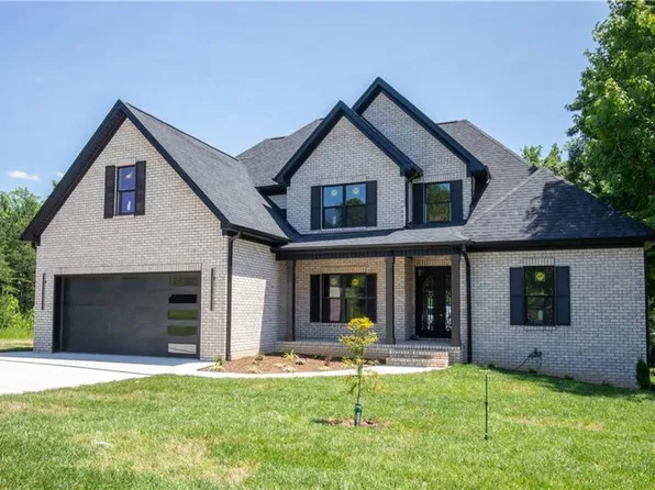 356 Ryder Cup Ln, Clemmons, NC 27012