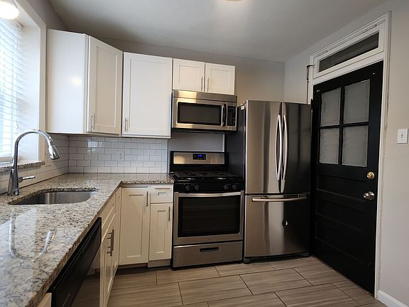 2nd image of 7752 Kingsbury Blvd #1305f2d5c