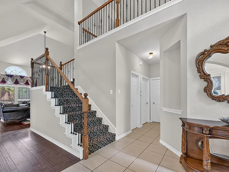 358 Fairlanding Ave — Photo 11