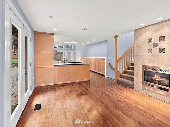 2nd image of 15401 99th Ave E