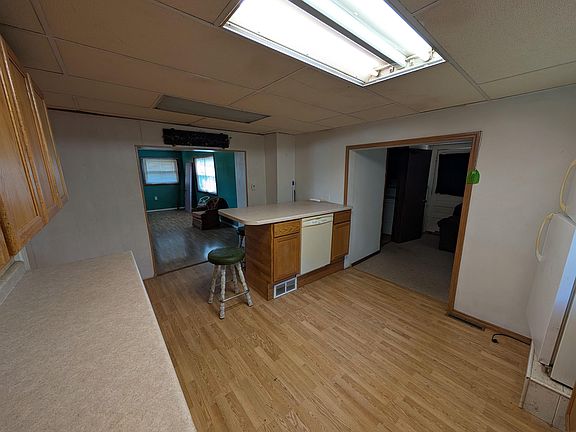 3rd image of 513 River St