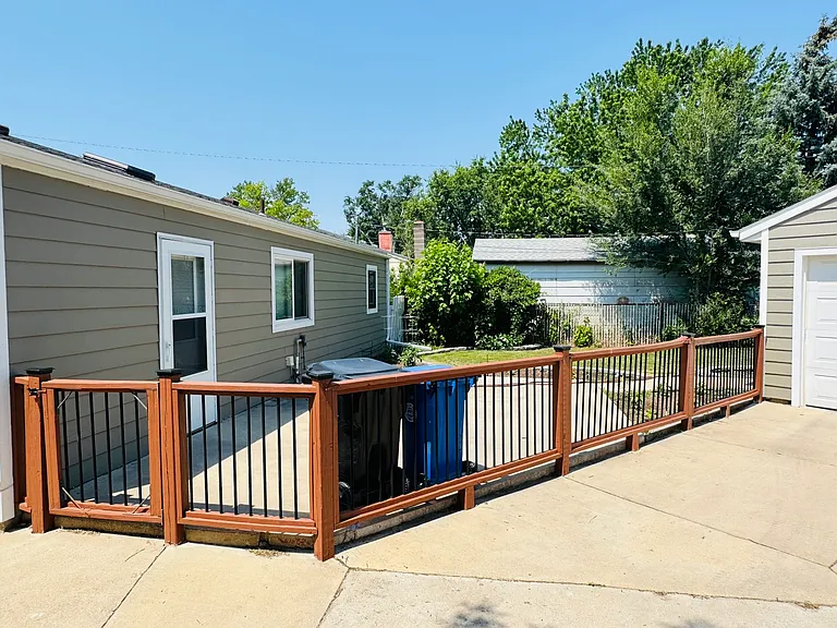 138 E Montana St — Photo 23