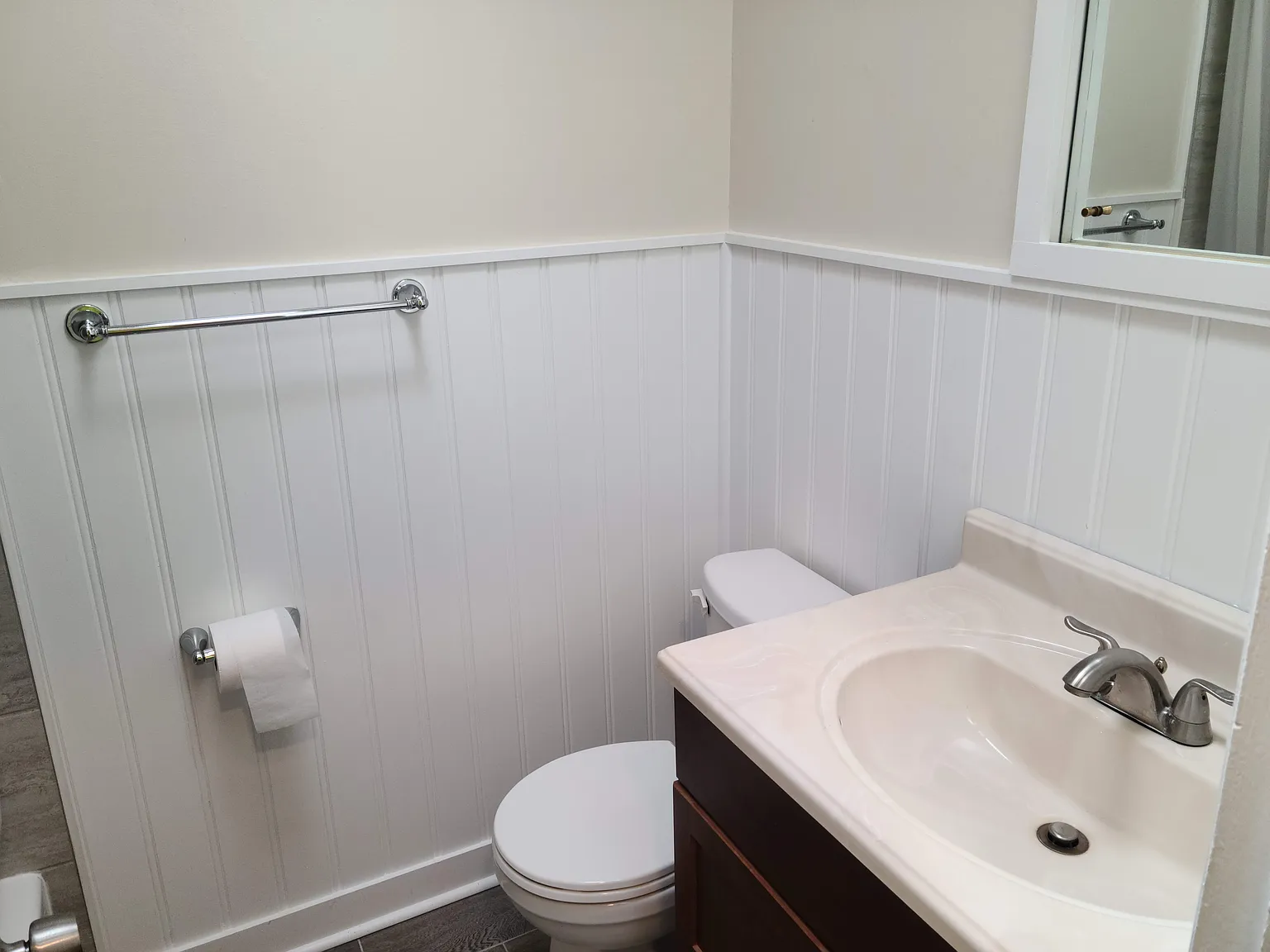 230 Erica St — Photo 3