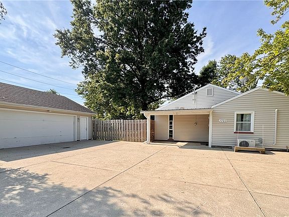 3rd image of 1723 Lander Rd